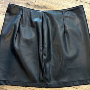 Abercrombie & Fitch Vegan Leather Mini Skirt Womens L Black Academia Punk EUC